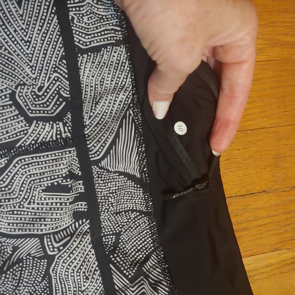 Lululemon speed shorts in Dottie Tribe - Picture 4 of 7
